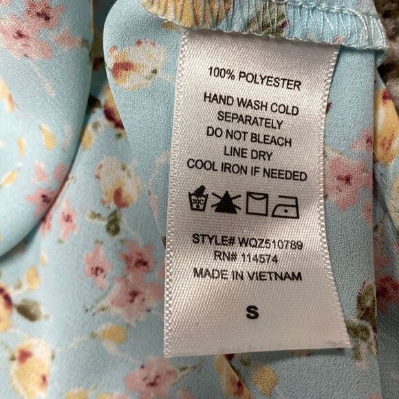 Pleione Blue Floral Flutter Sleeve Top Size Small - Picture 6 of 6